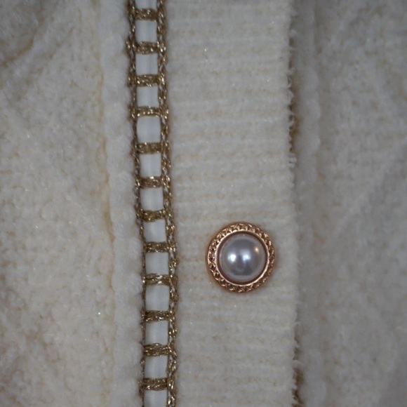 Urban Revivo Womens Pearl Gold Chain Trim Cardigan White Size US 4 / Small - Picture 3 of 6